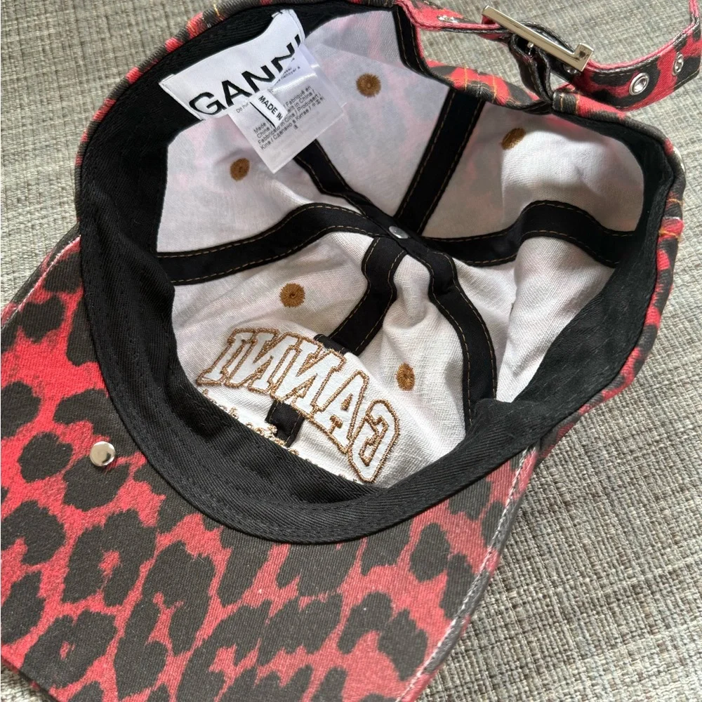 Ganni Red and Black Leopard-Print Baseball Cap with Hardware - Picture 5 of 5